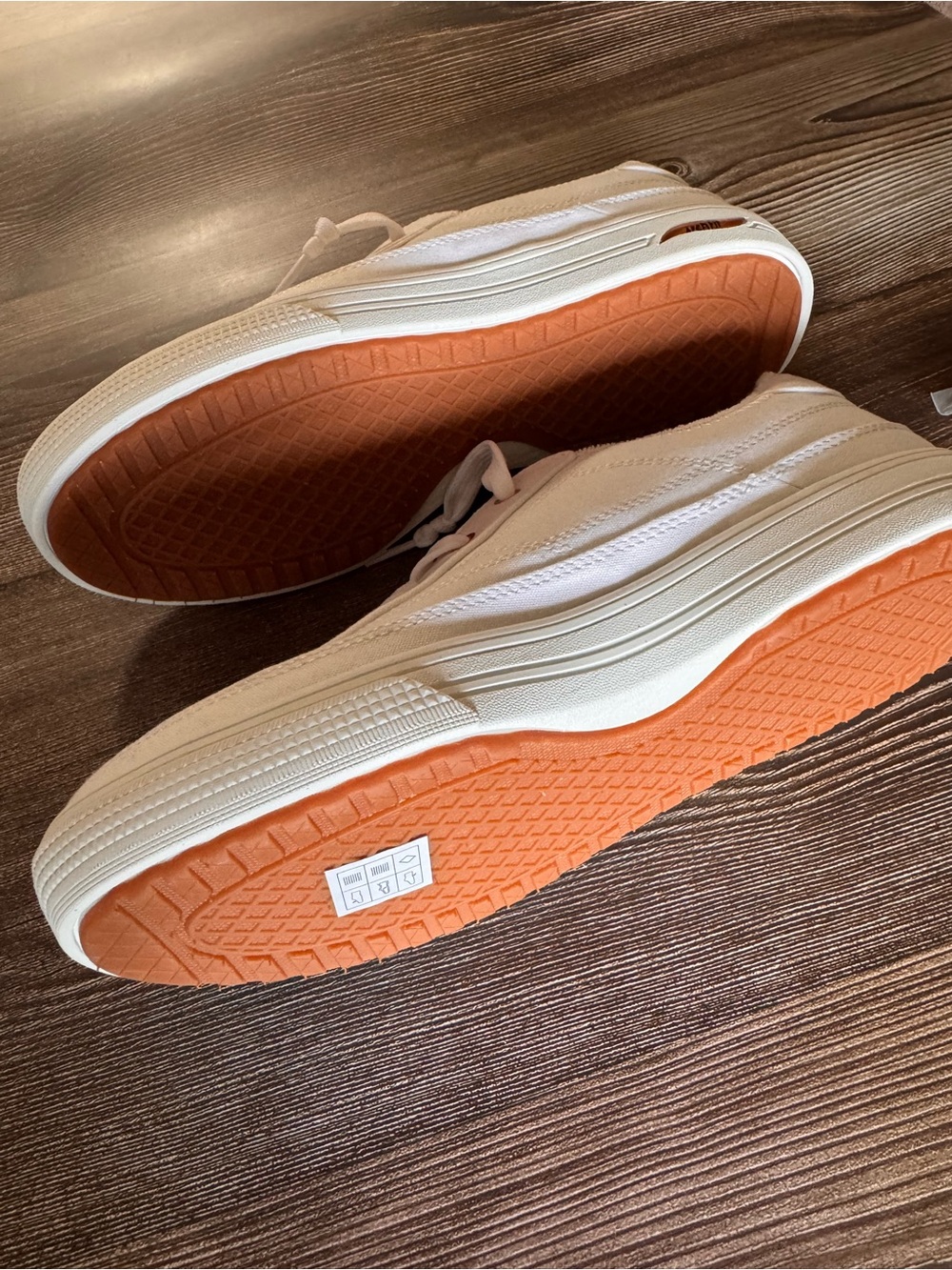 Skechers White Canvas Arch Fit Arcade-Meet ya There..Size 8, new no tags - Picture 11 of 12